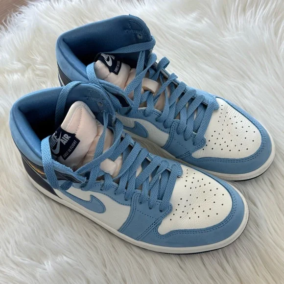 Women’s Jordan 1 Highs Size 9 - Picture 2 of 3